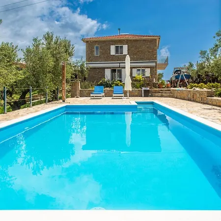 Jaktstuga Hakuna Matata Holidays Agalia With Airco & Pool In Greek Olive Grove *