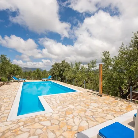Hakuna Matata Holidays Agalia With Airco & Pool In Greek Olive Grove *