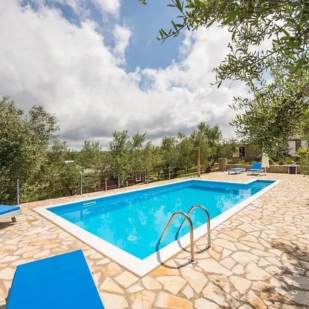 Hakuna Matata Holidays Agalia With Airco & Pool In Greek Olive Grove Lodge *