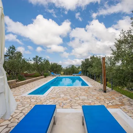 Hakuna Matata Holidays Agalia With Airco & Pool In Greek Olive Grove *