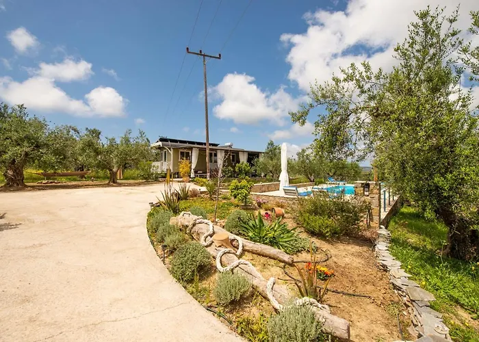 Jaktstuga Hakuna Matata Holidays Agalia With Airco & Pool In Greek Olive Grove Methone