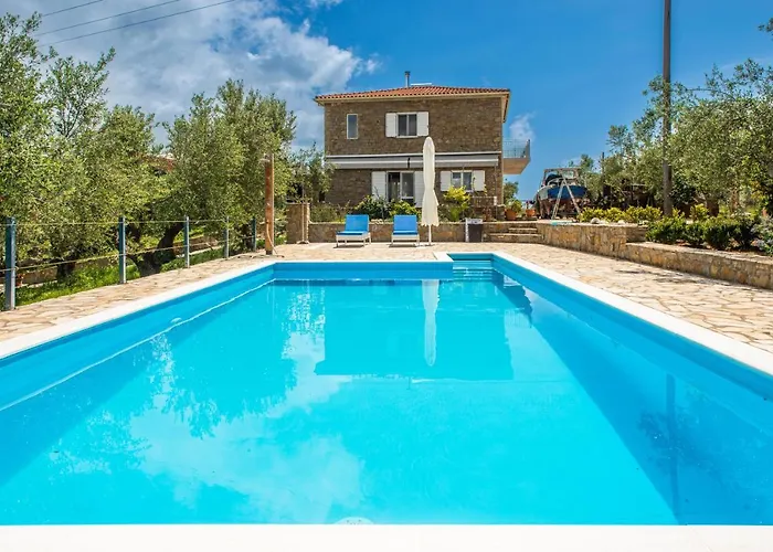 Jaktstuga Hakuna Matata Holidays Agalia With Airco & Pool In Greek Olive Grove *