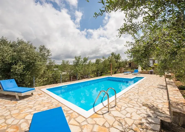 Hakuna Matata Holidays Agalia With Airco & Pool In Greek Olive Grove Jaktstuga *