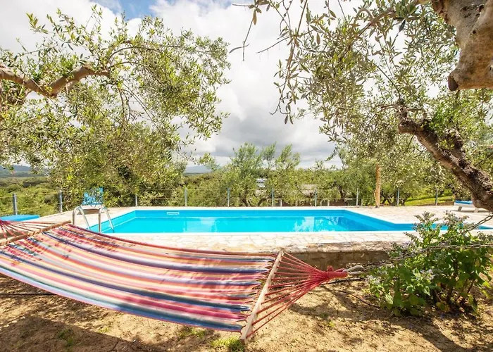 Hakuna Matata Holidays Agalia With Airco & Pool In Greek Olive Grove Jaktstuga *