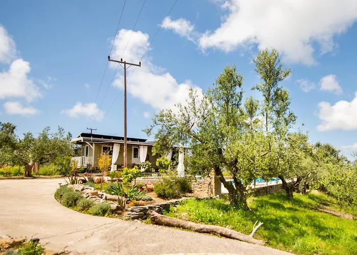 Hakuna Matata Holidays Agalia With Airco & Pool In Greek Olive Grove Methone