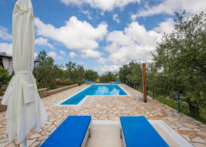 Hakuna Matata Holidays Agalia With Airco & Pool In Greek Olive Grove *