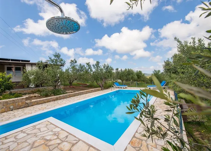Hakuna Matata Holidays Agalia With Airco & Pool In Greek Olive Grove * Methone